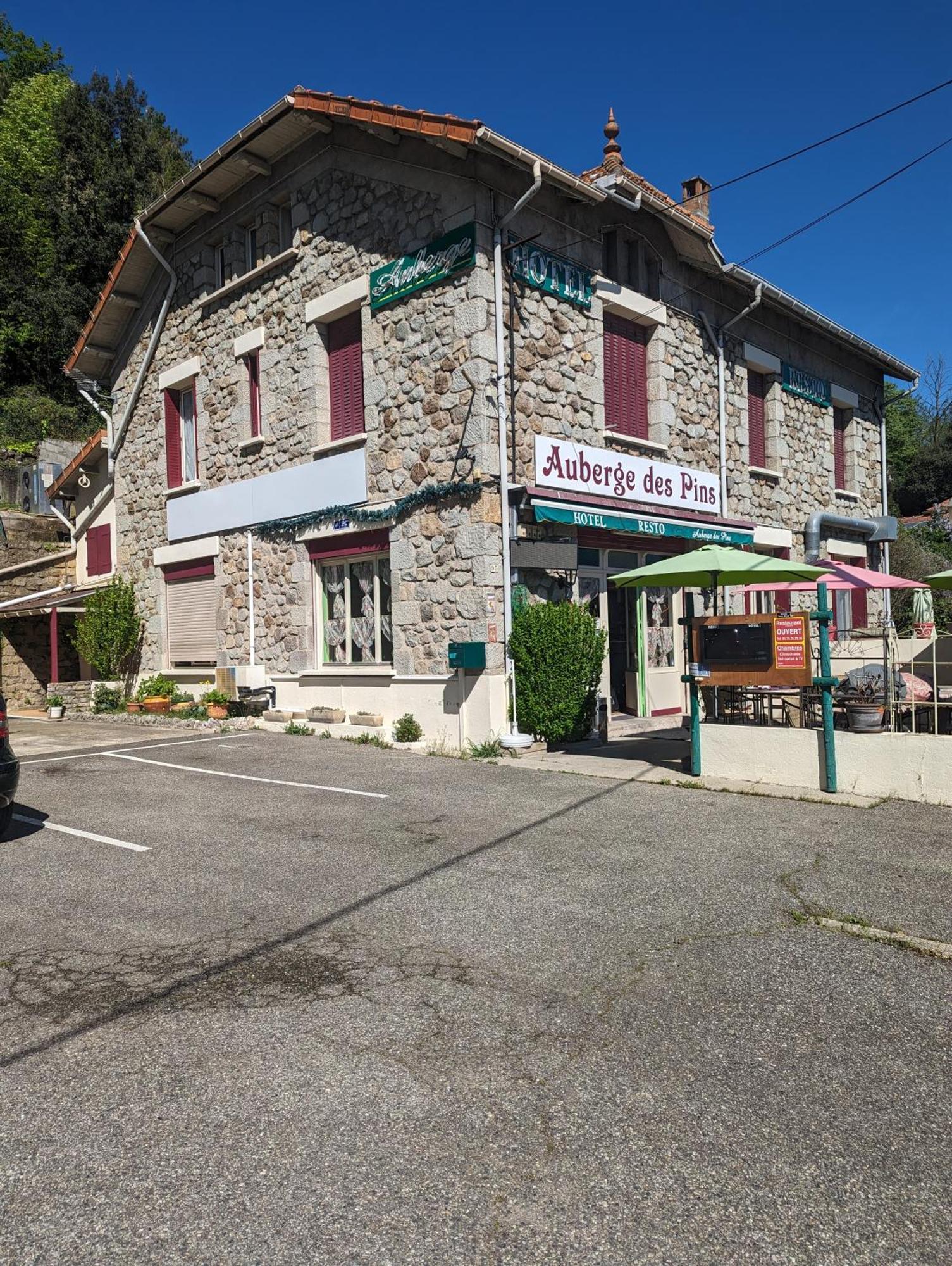 Auberge Des Pins Aubenas Eksteriør bilde