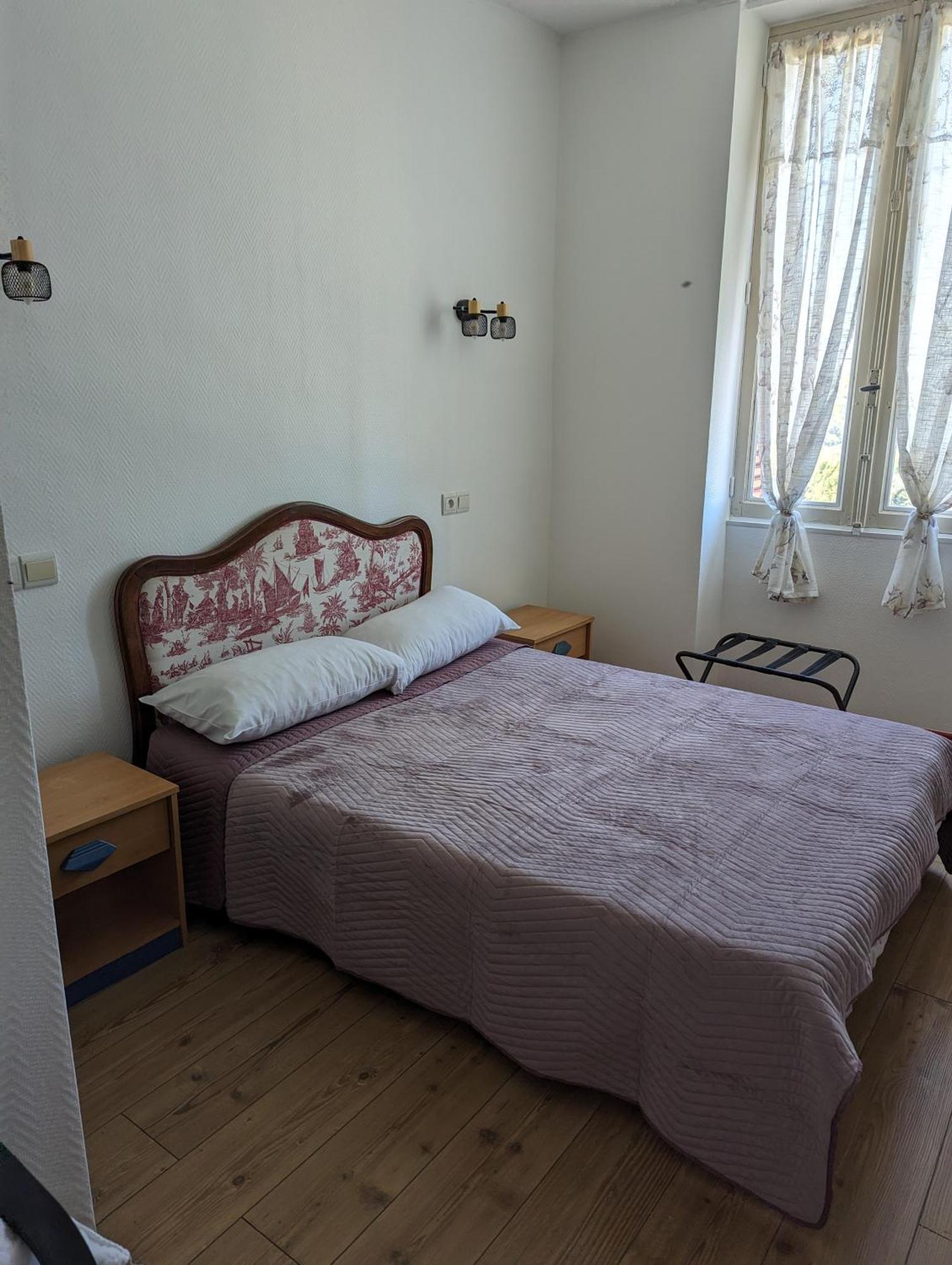 Auberge Des Pins Aubenas Eksteriør bilde