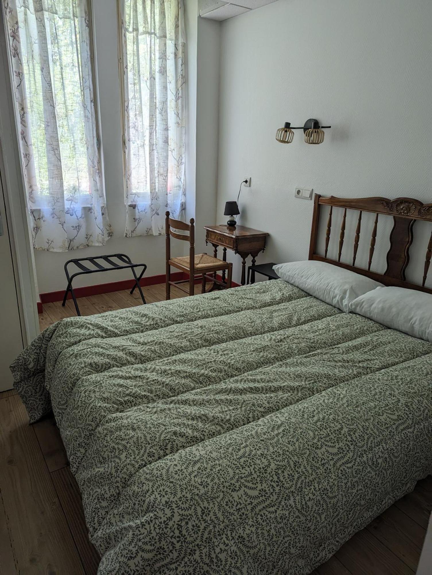 Auberge Des Pins Aubenas Eksteriør bilde