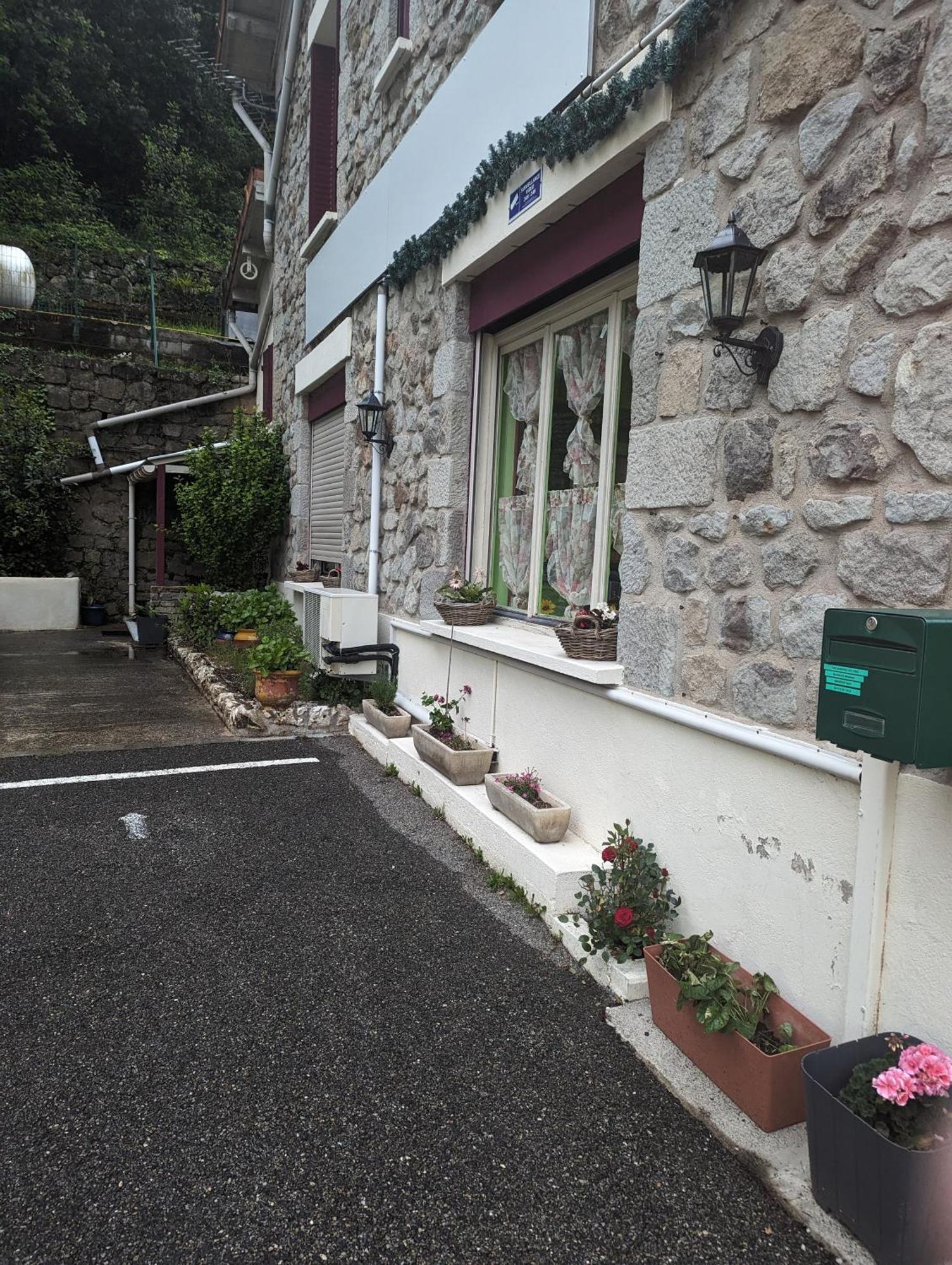 Auberge Des Pins Aubenas Eksteriør bilde